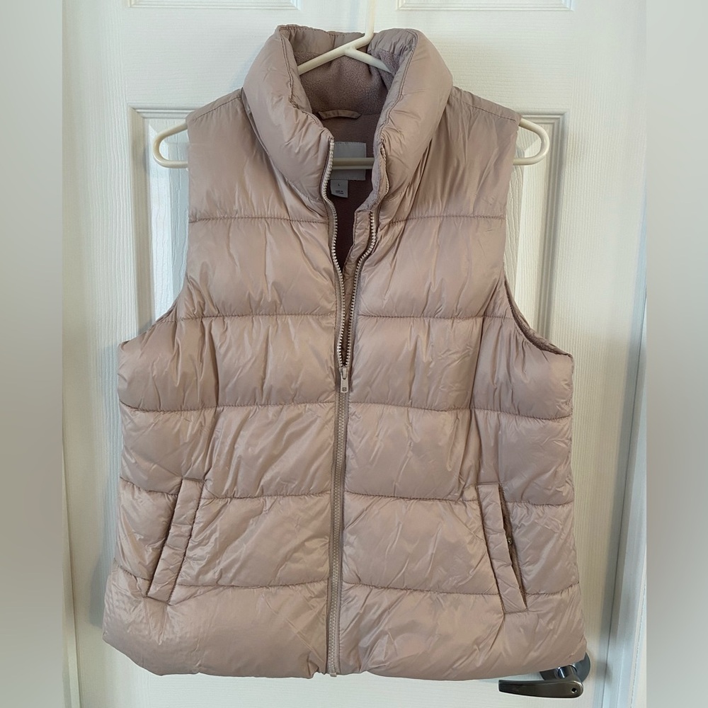 Old Navy Large Pale Pink Puffer Vest